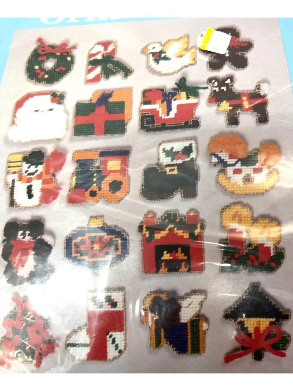 Kellys Crafts 20-Piece Christmas Ornaments Plastic Canvas Kit Ages 8+ Yarn & Ins